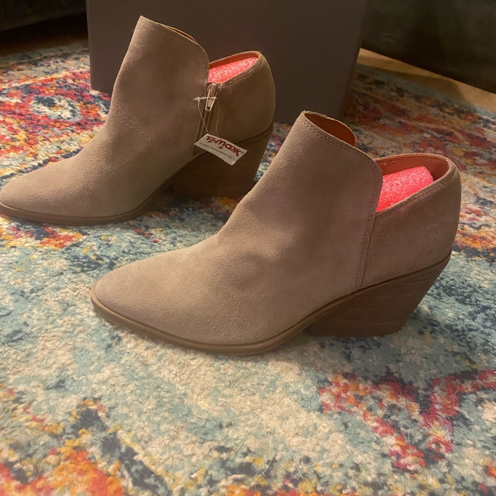 NWT Lucky Brand Suede Ankle Boots